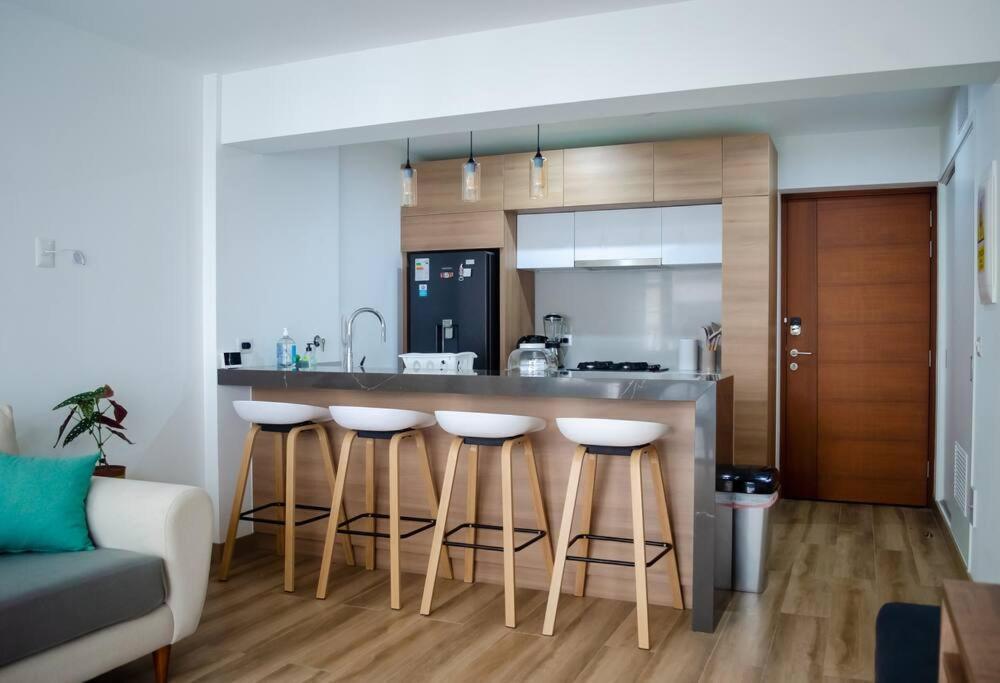 Elegant And Cozy 2br - Location Lima
